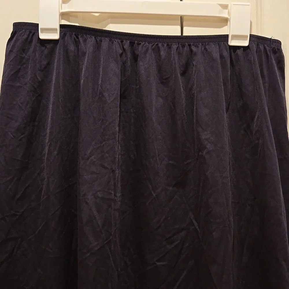 ❤️NWOT Vanity Fair Classic Black A-Line Half-Slip 2X - Picture 2 of 11